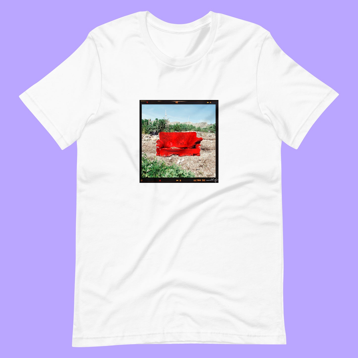 Camiseta Unisex "Sofá Rojo"