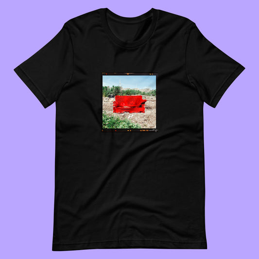 Camiseta Unisex "Sofá Rojo"